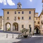 Palazzo Pio Iii - Residenza D'epoca Bed & Breakfast 4*