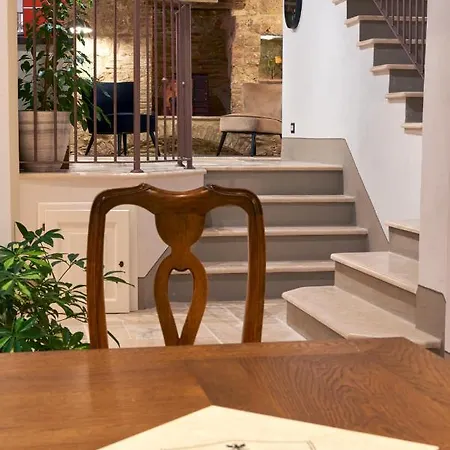 Palazzo Pio Iii - Residenza D'epoca Bed and Breakfast