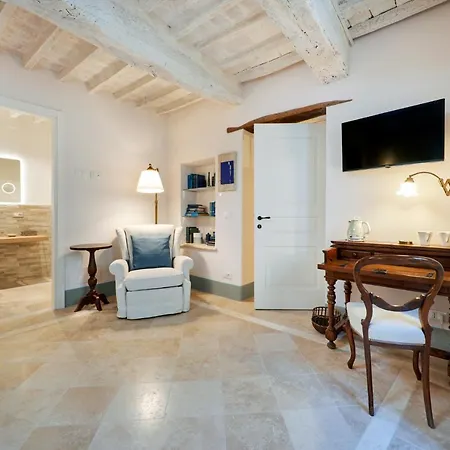 Palazzo Pio Iii - Residenza D'epoca Bed and Breakfast Sarteano
