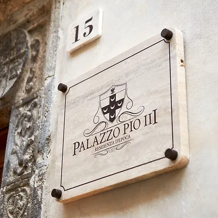 Palazzo Pio Iii - Residenza D'epoca Bed & Breakfast Sarteano